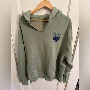 Alix Earle HOT MESS hoodie